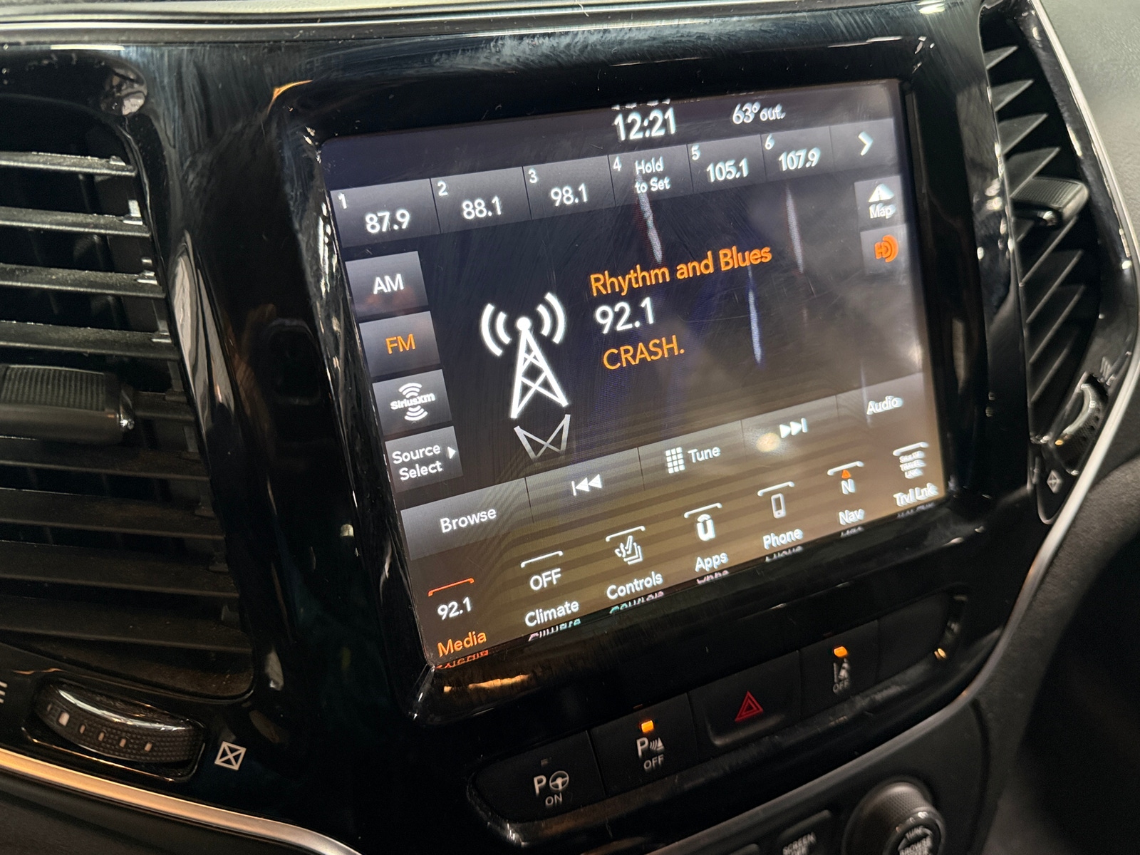 Thumbnail: 2021 Jeep Cherokee - 3