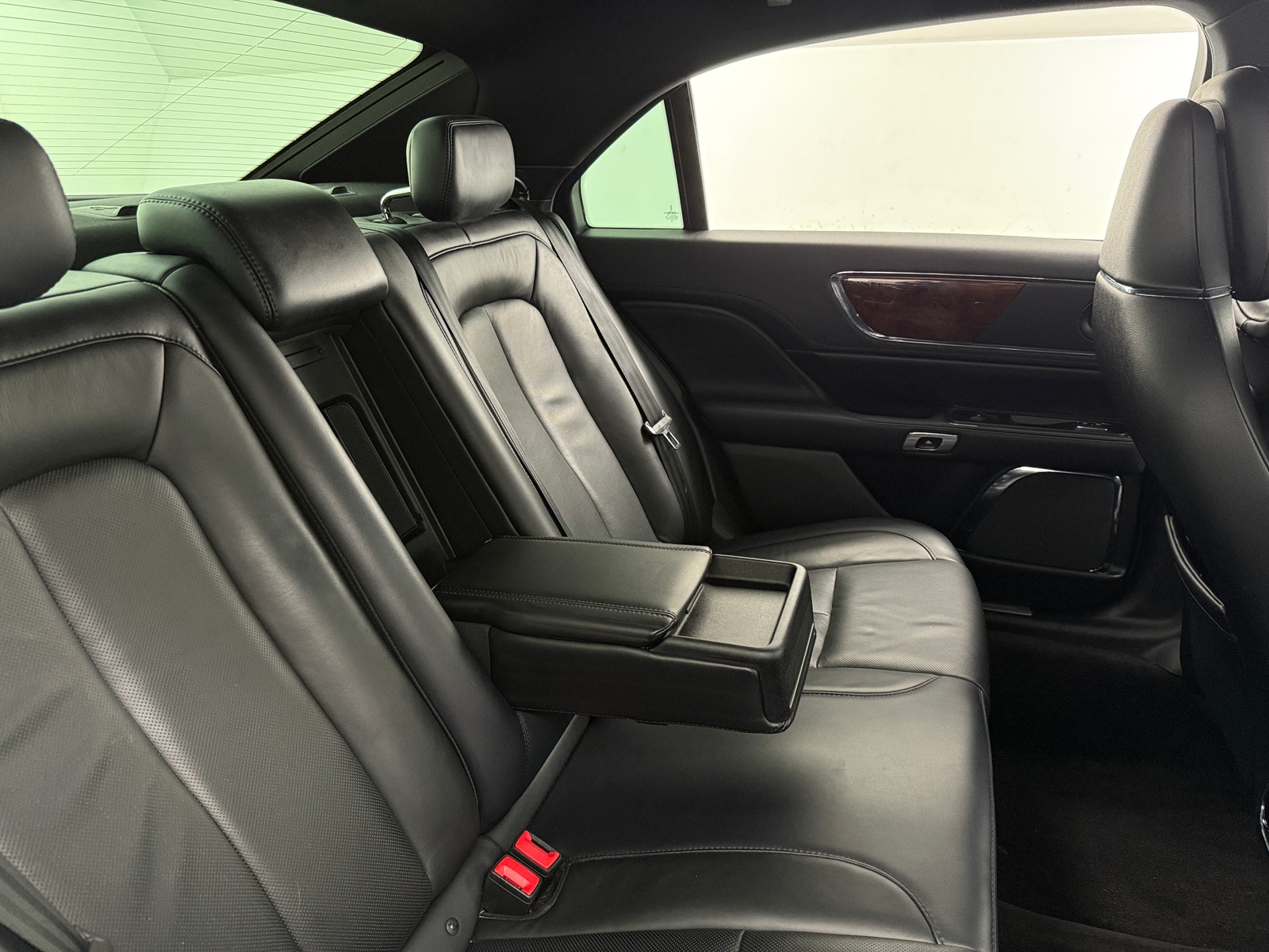 Thumbnail: 2017 Lincoln Continental - 5