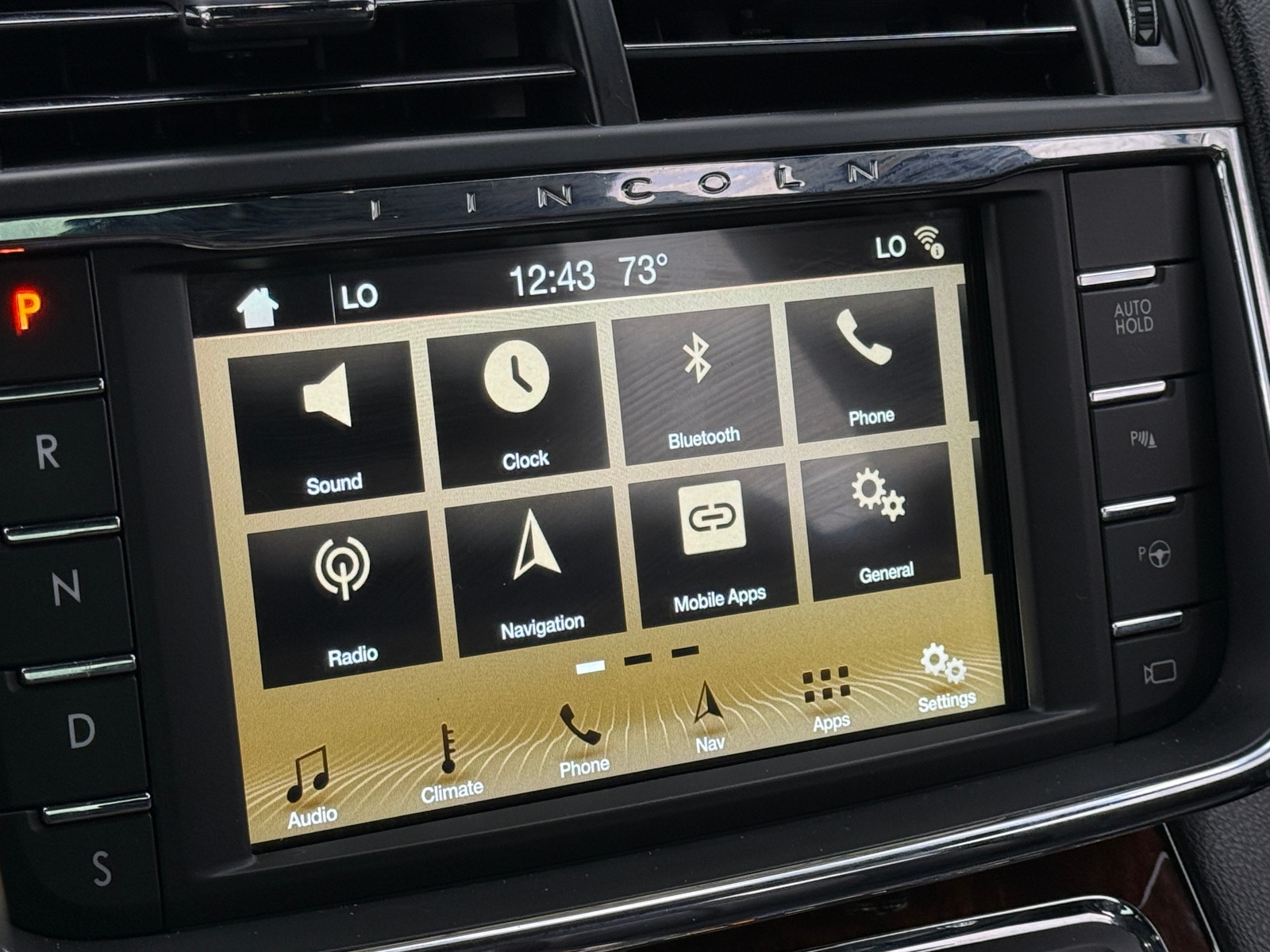 Thumbnail: 2017 Lincoln Continental - 3