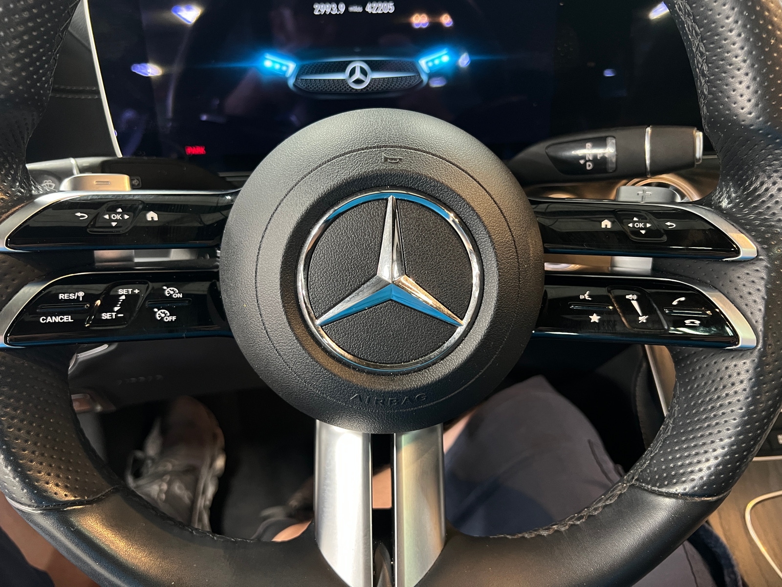 Thumbnail: 2022 Mercedes-Benz E-Class - 3