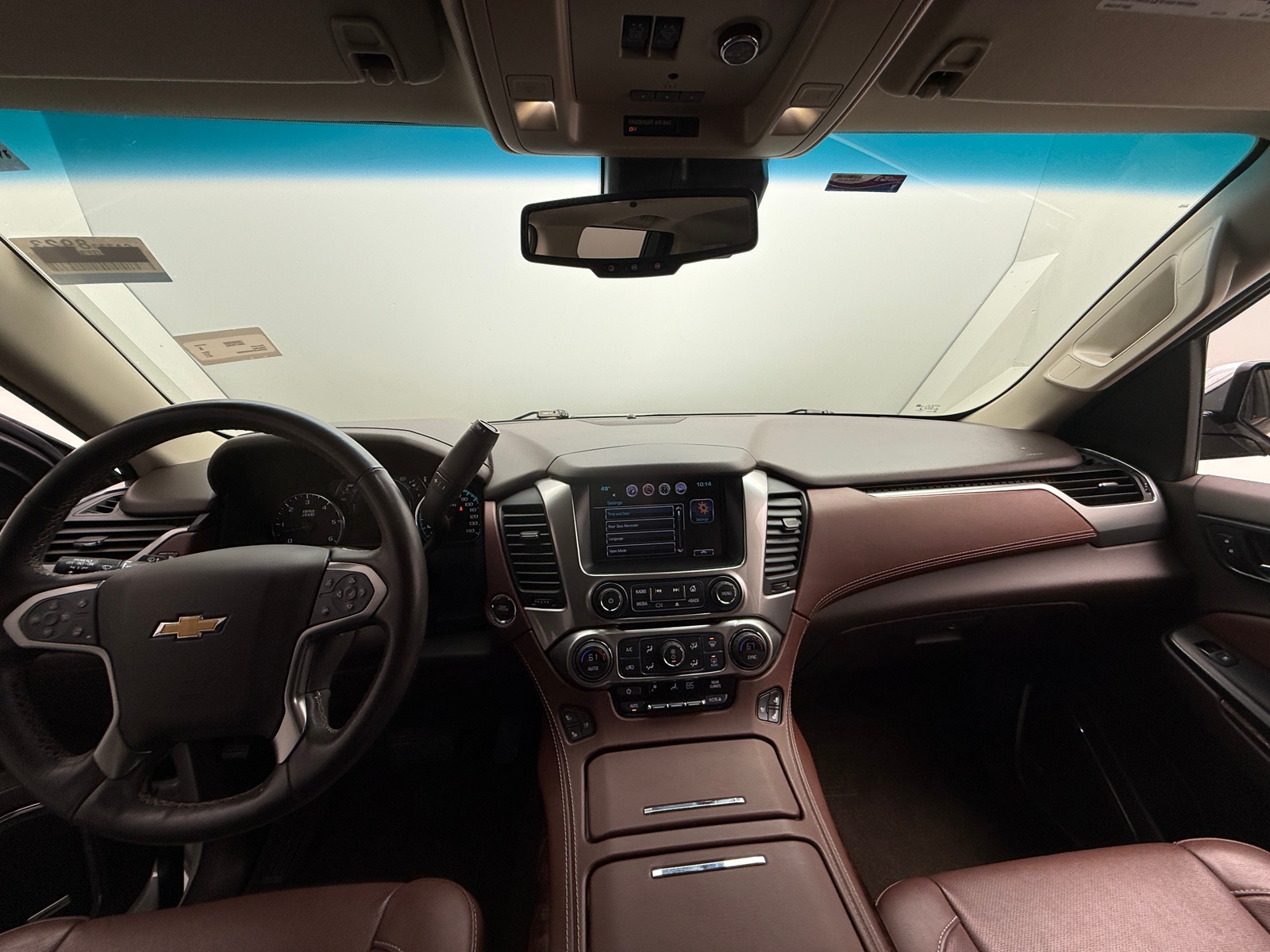 Thumbnail: 2017 Chevrolet Suburban - 3