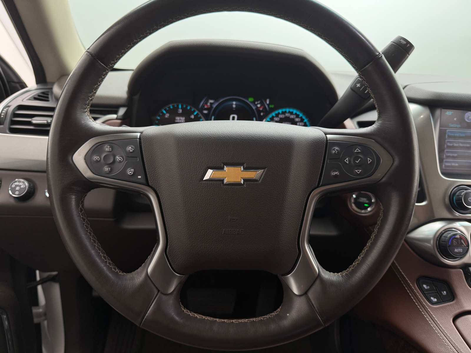 Thumbnail: 2017 Chevrolet Suburban - 5