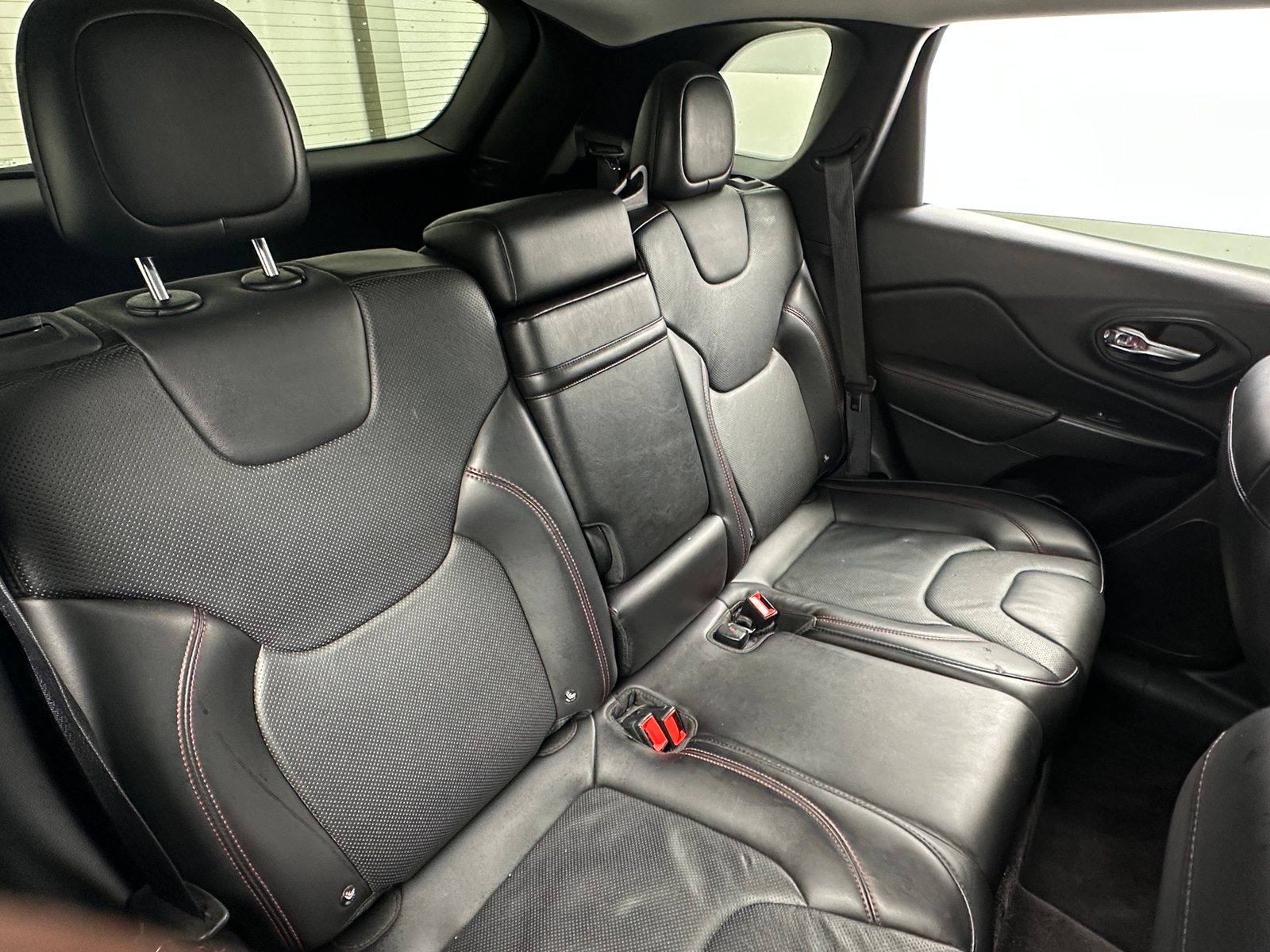 Thumbnail: 2019 Jeep Cherokee - 5