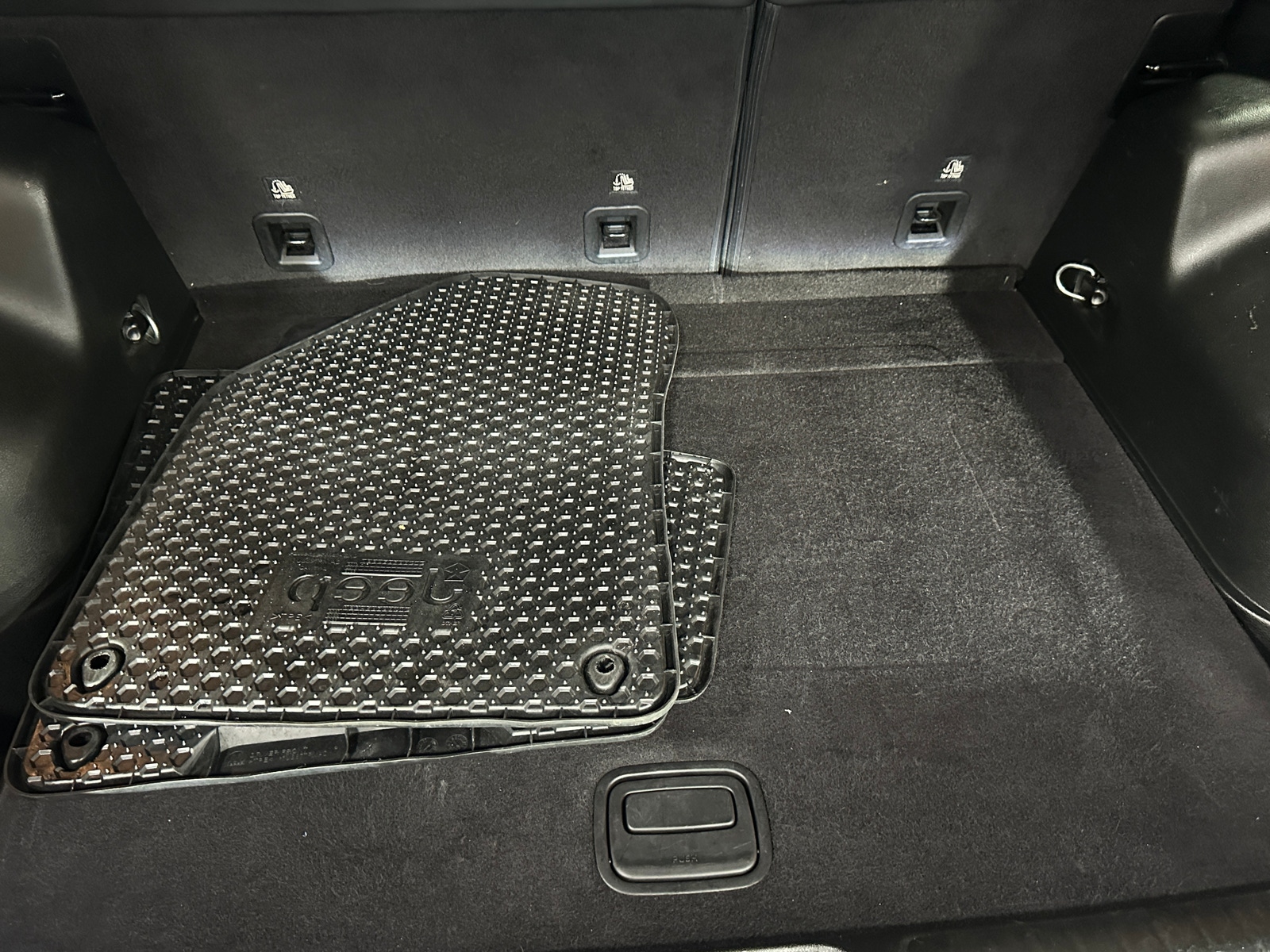 Thumbnail: 2019 Jeep Cherokee - 6