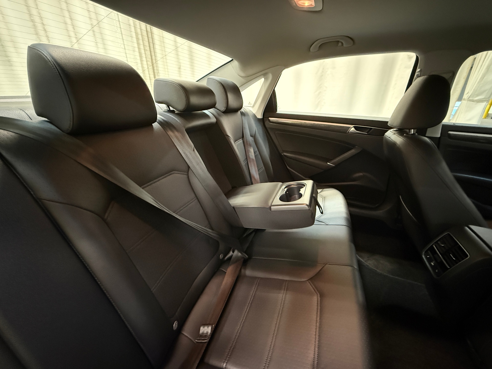 Thumbnail: 2018 Volkswagen Passat - 5