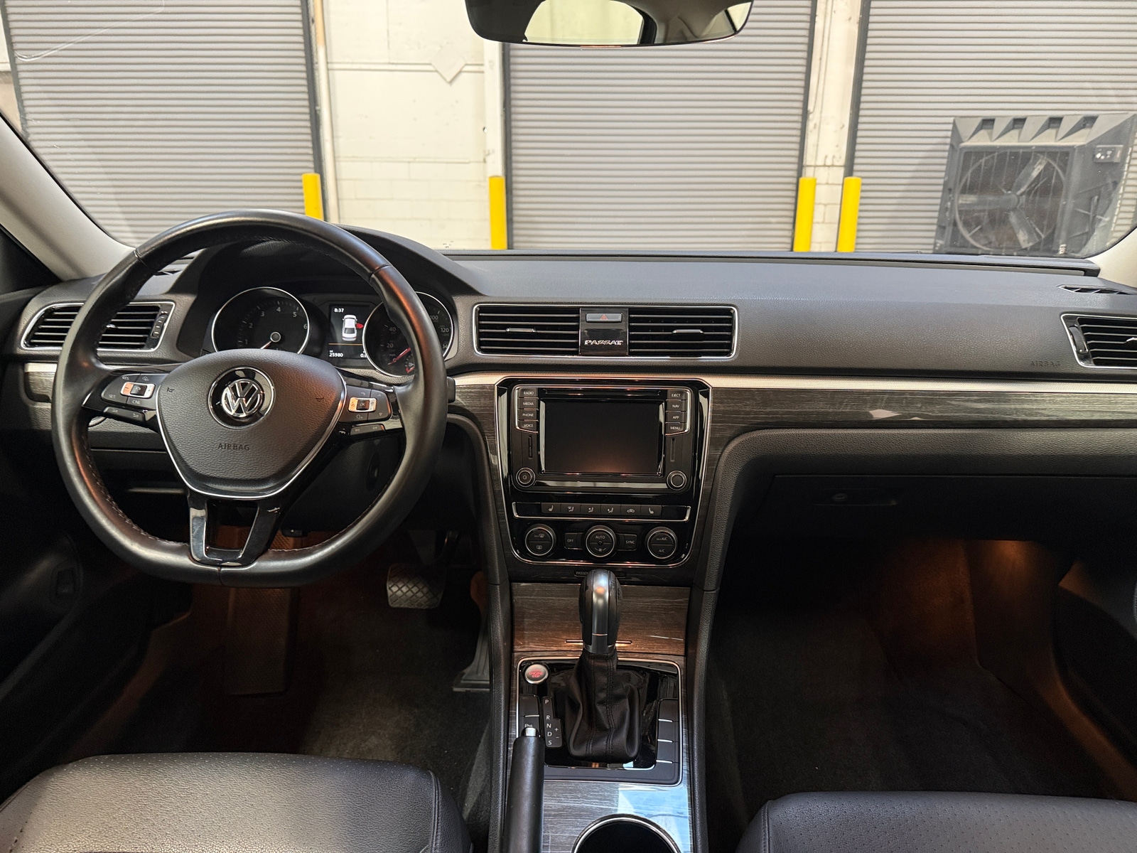 Thumbnail: 2018 Volkswagen Passat - 2