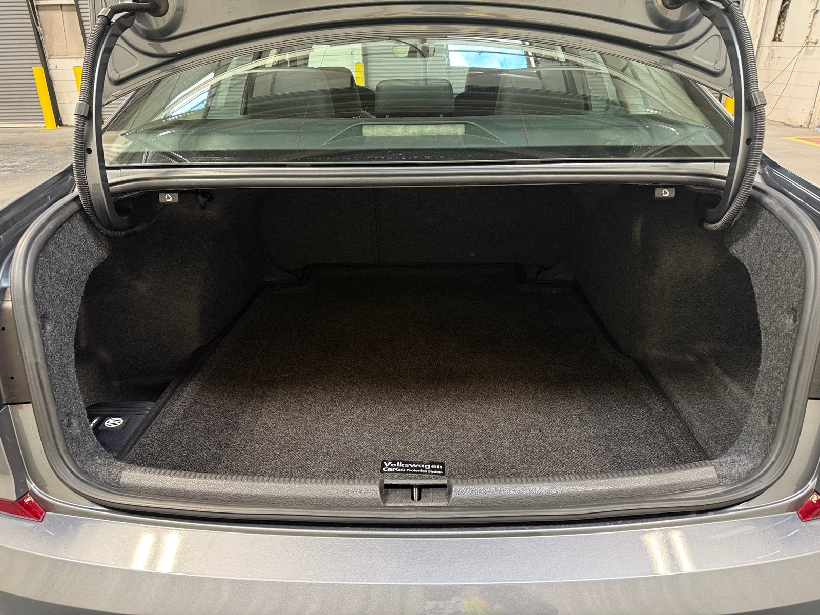 Thumbnail: 2018 Volkswagen Passat - 6