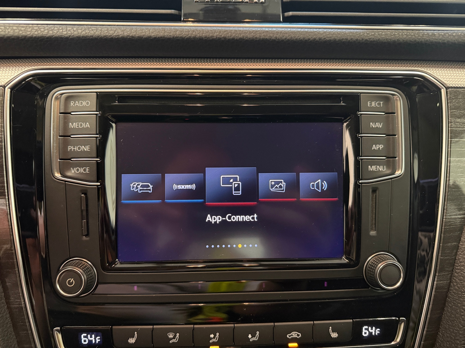 Thumbnail: 2018 Volkswagen Passat - 3