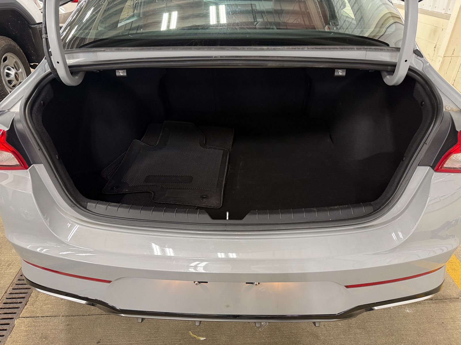 Thumbnail: 2023 Kia K5 - 6