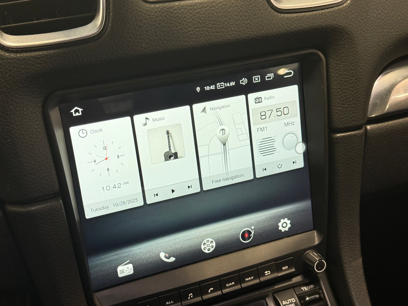 Thumbnail: 2016 Porsche Cayman - 2