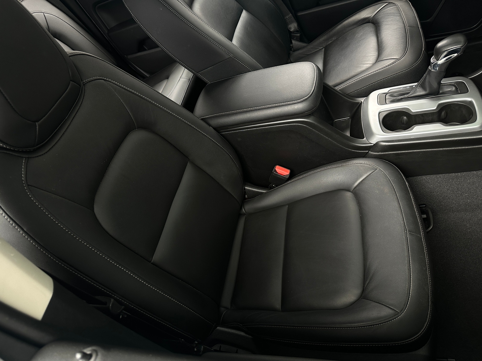 Thumbnail: 2022 Chevrolet Colorado - 2