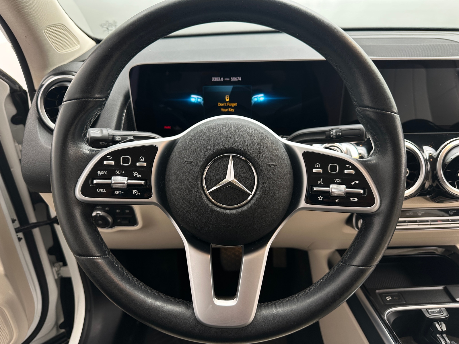 Thumbnail: 2020 Mercedes-Benz GLB - 4