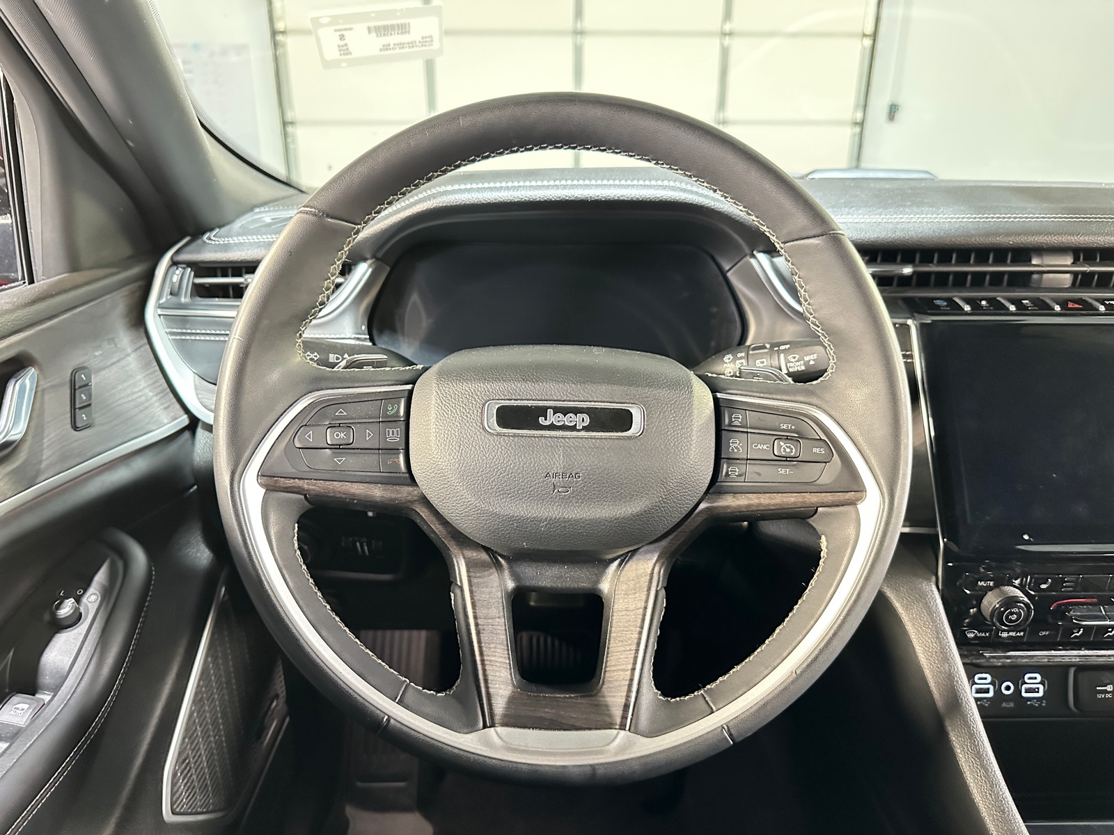 Thumbnail: 2024 Jeep Grand Cherokee - 4