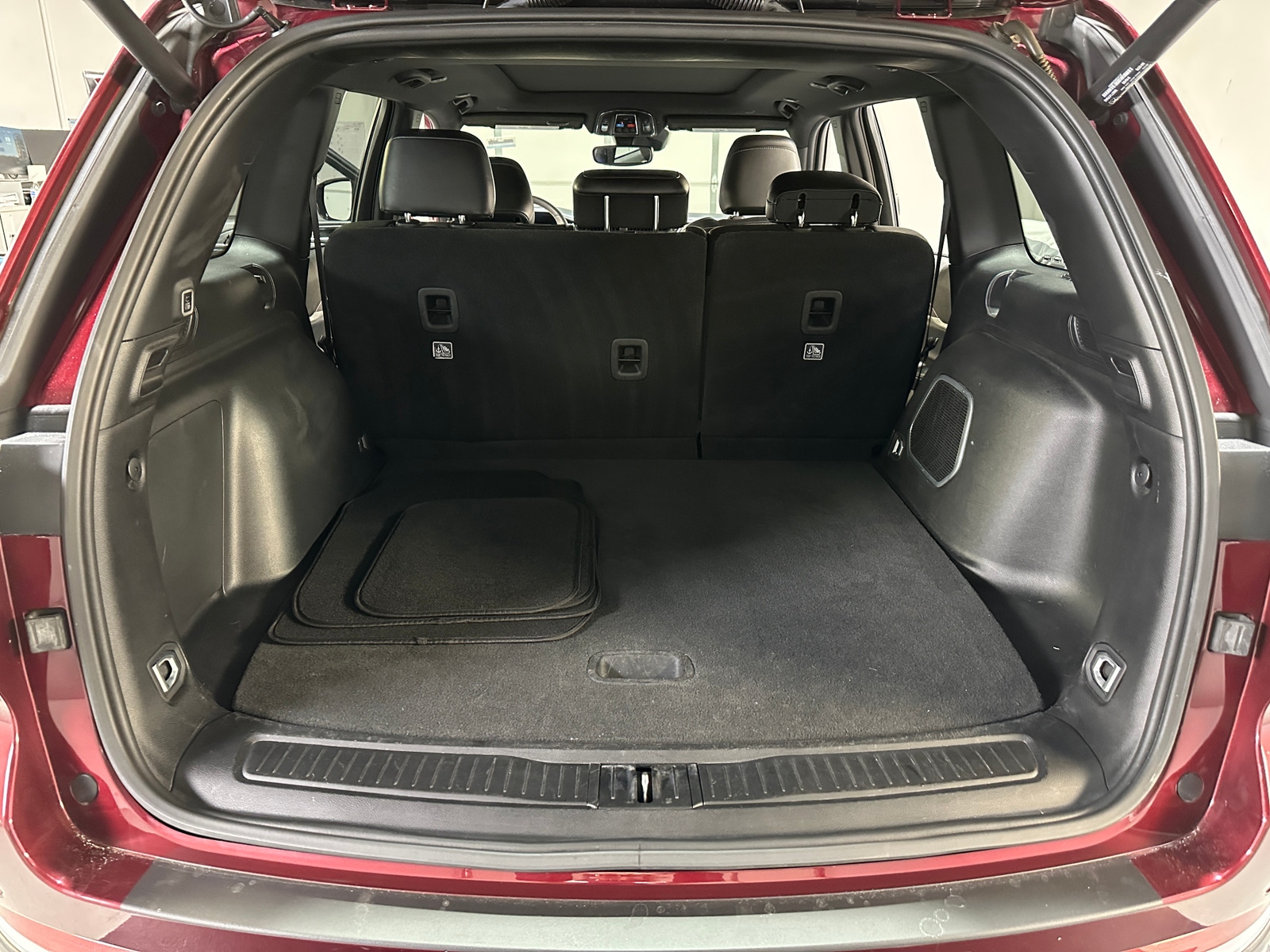 Thumbnail: 2024 Jeep Grand Cherokee - 6