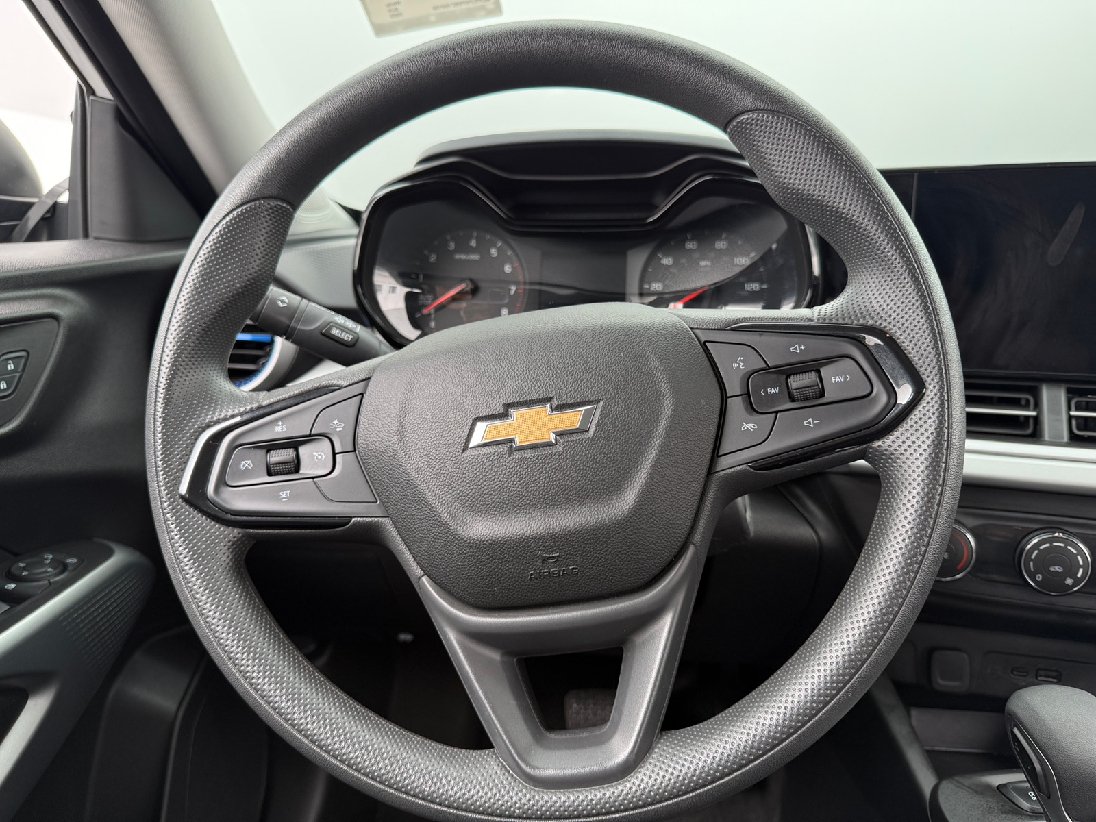 Thumbnail: 2025 Chevrolet Trax - 5