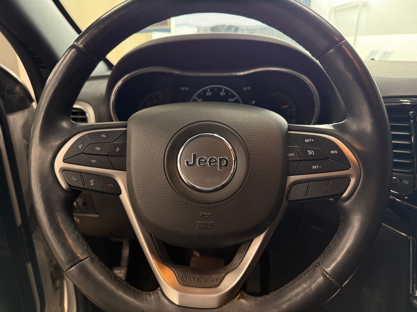 Thumbnail: 2022 Jeep Grand Cherokee - 4