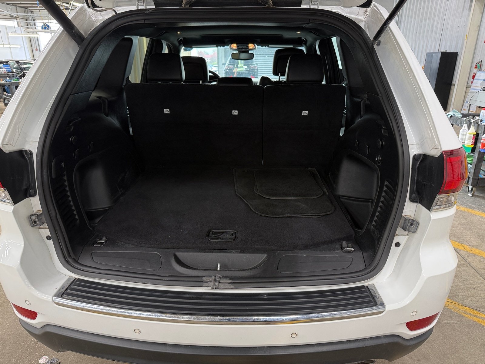 Thumbnail: 2022 Jeep Grand Cherokee - 6