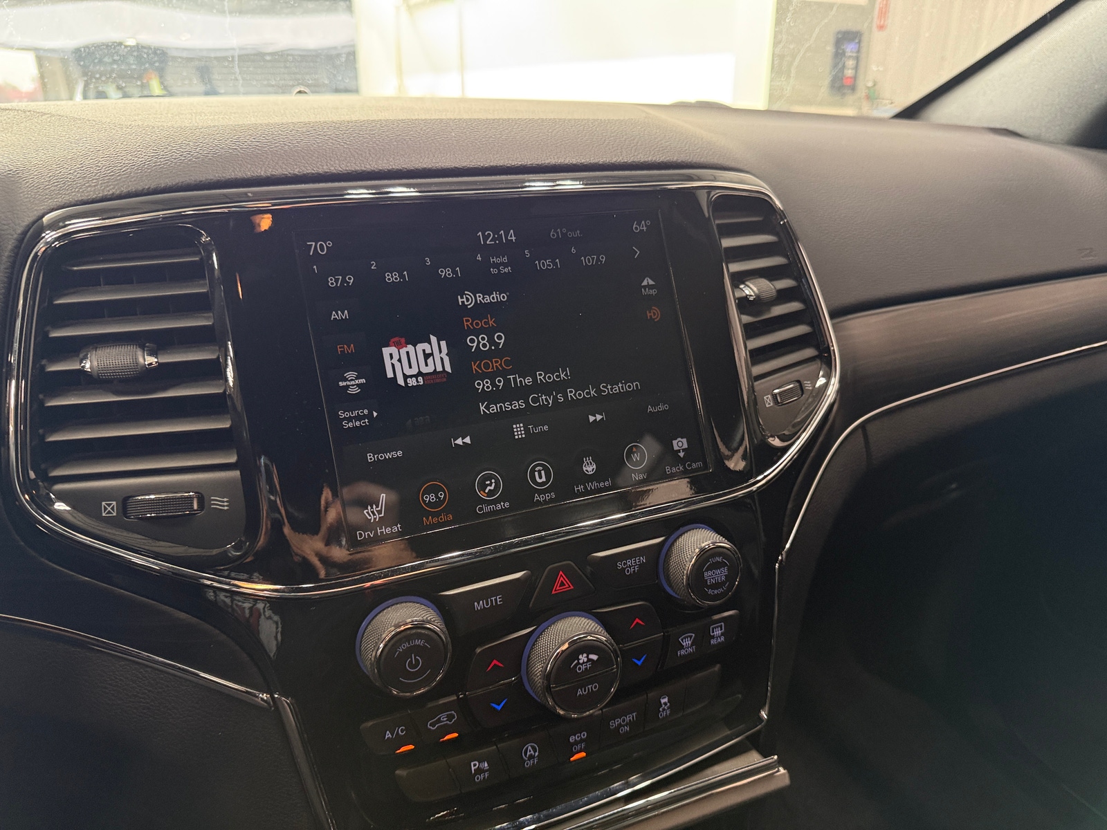 Thumbnail: 2022 Jeep Grand Cherokee - 3