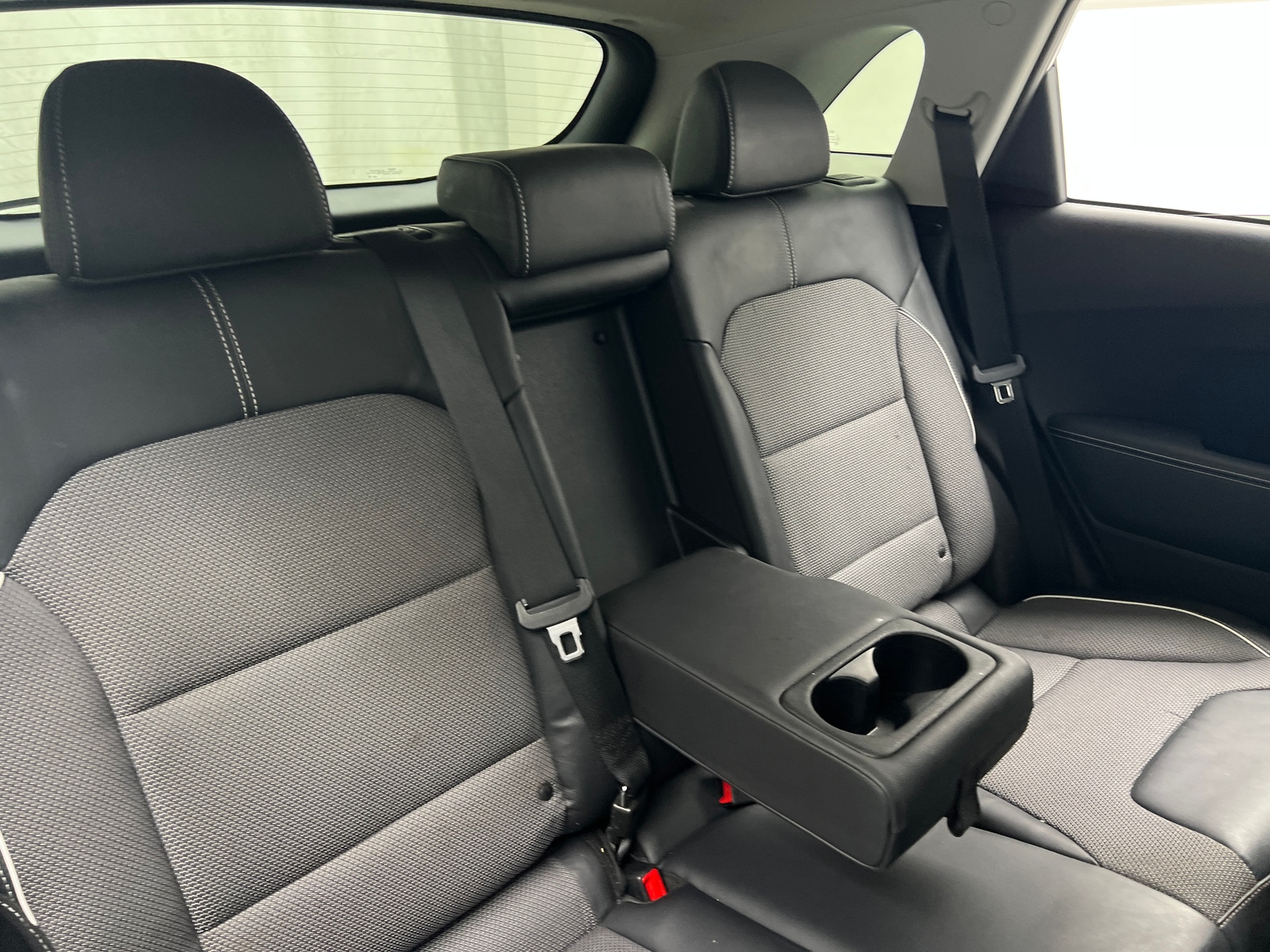 Thumbnail: 2020 Kia Niro - 6