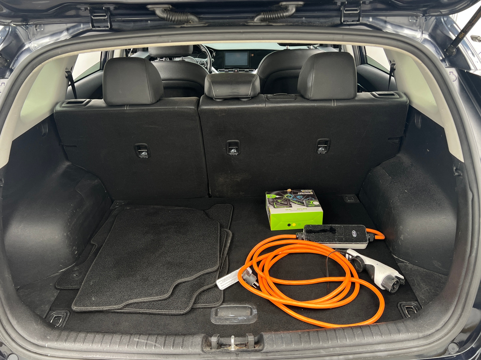 Thumbnail: 2020 Kia Niro - 7