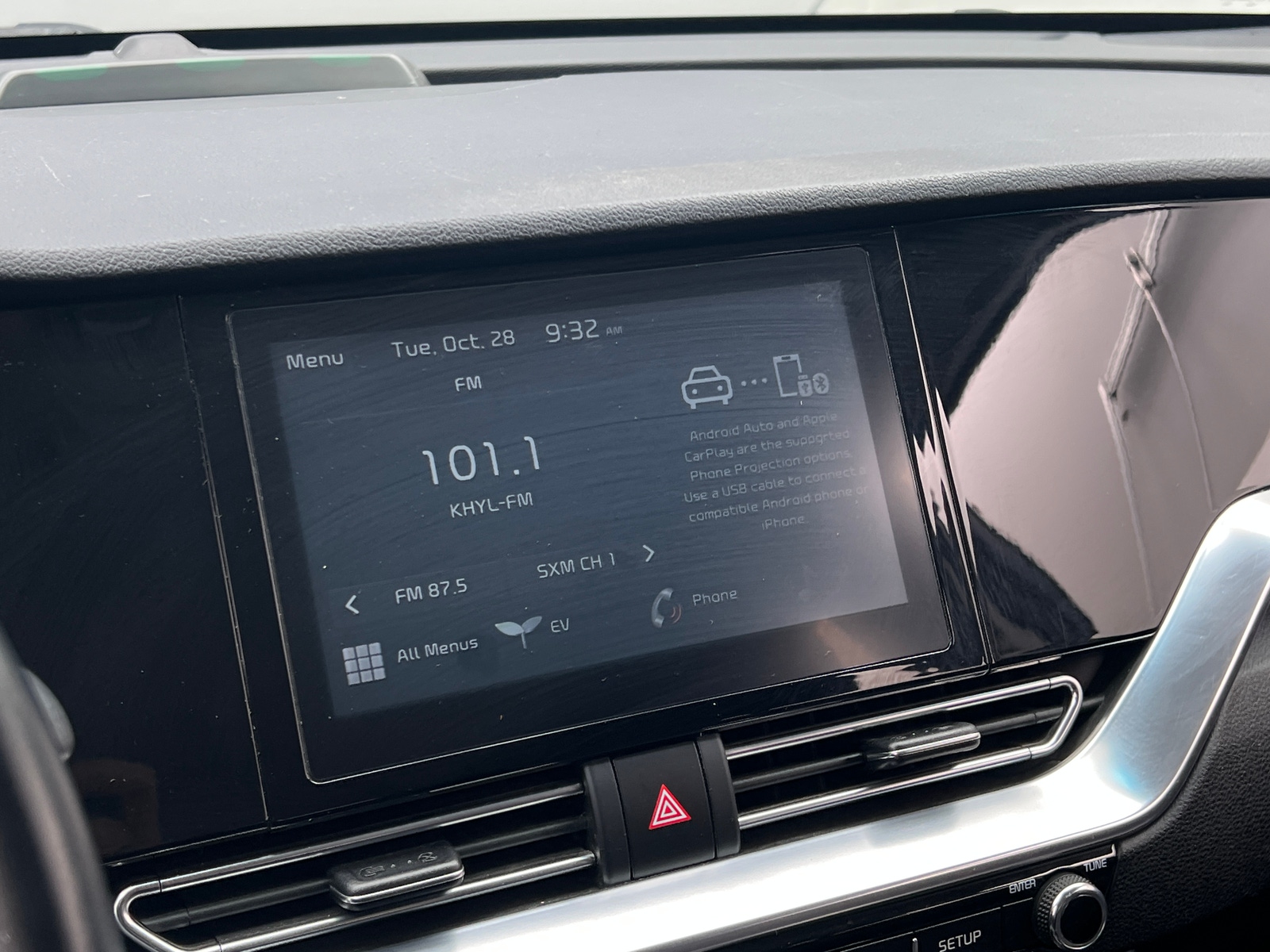 Thumbnail: 2020 Kia Niro - 4