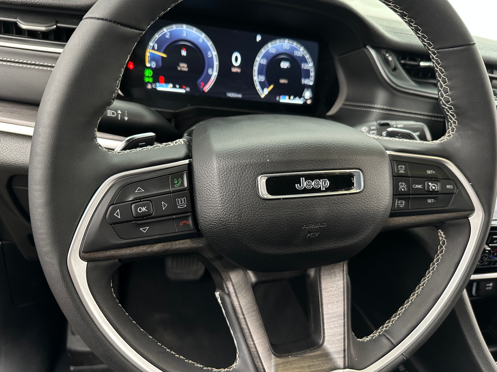 Thumbnail: 2024 Jeep Grand Cherokee - 4