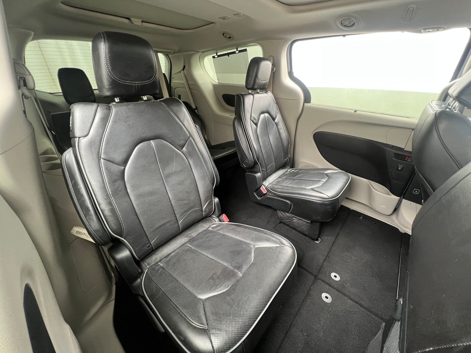 Thumbnail: 2020 Chrysler Pacifica - 5