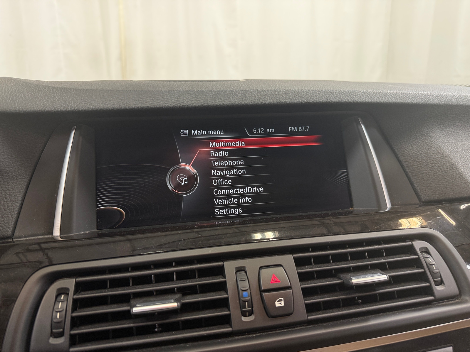 Thumbnail: 2016 BMW 5 Series - 3