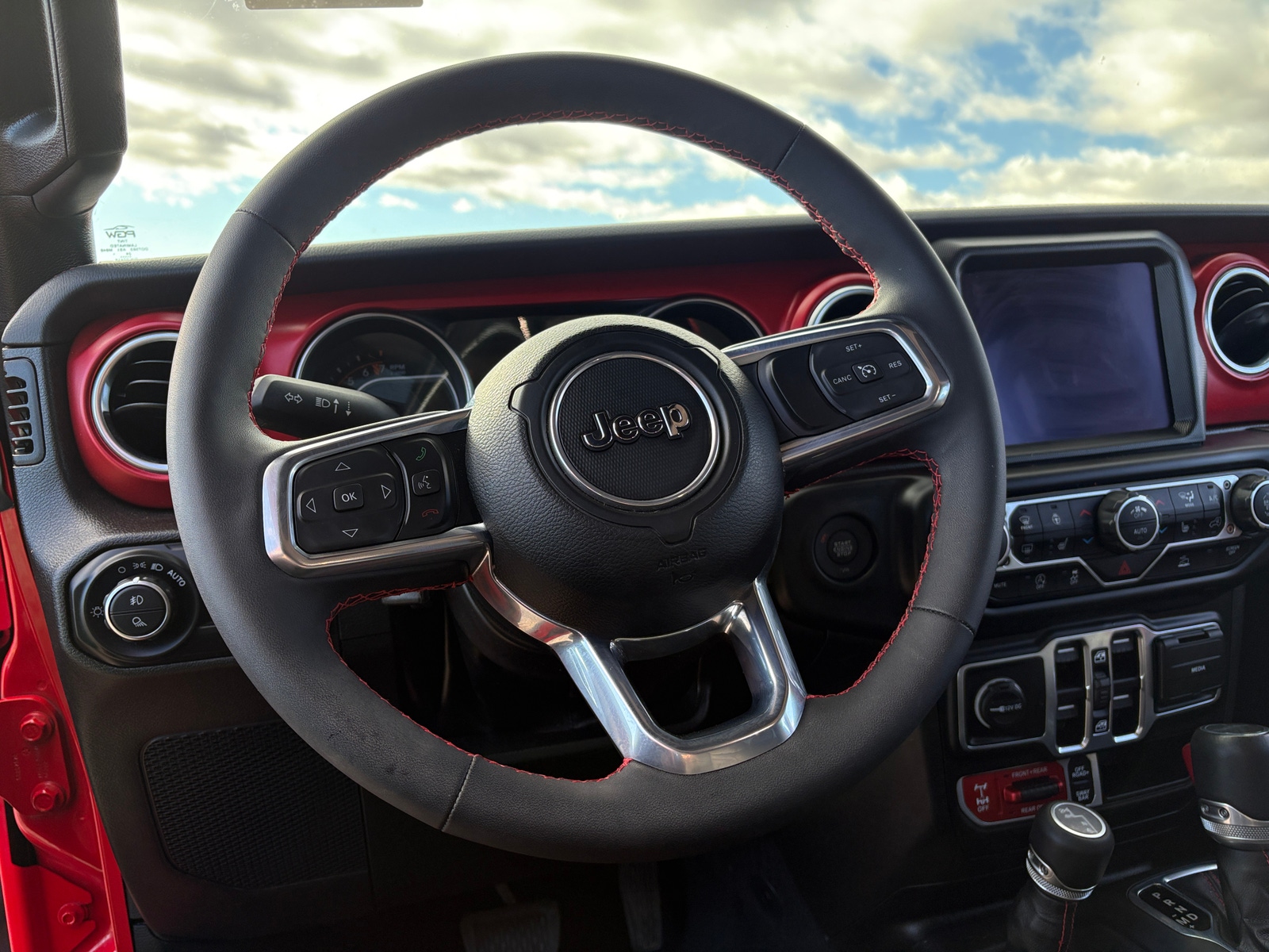 Thumbnail: 2023 Jeep Gladiator - 4