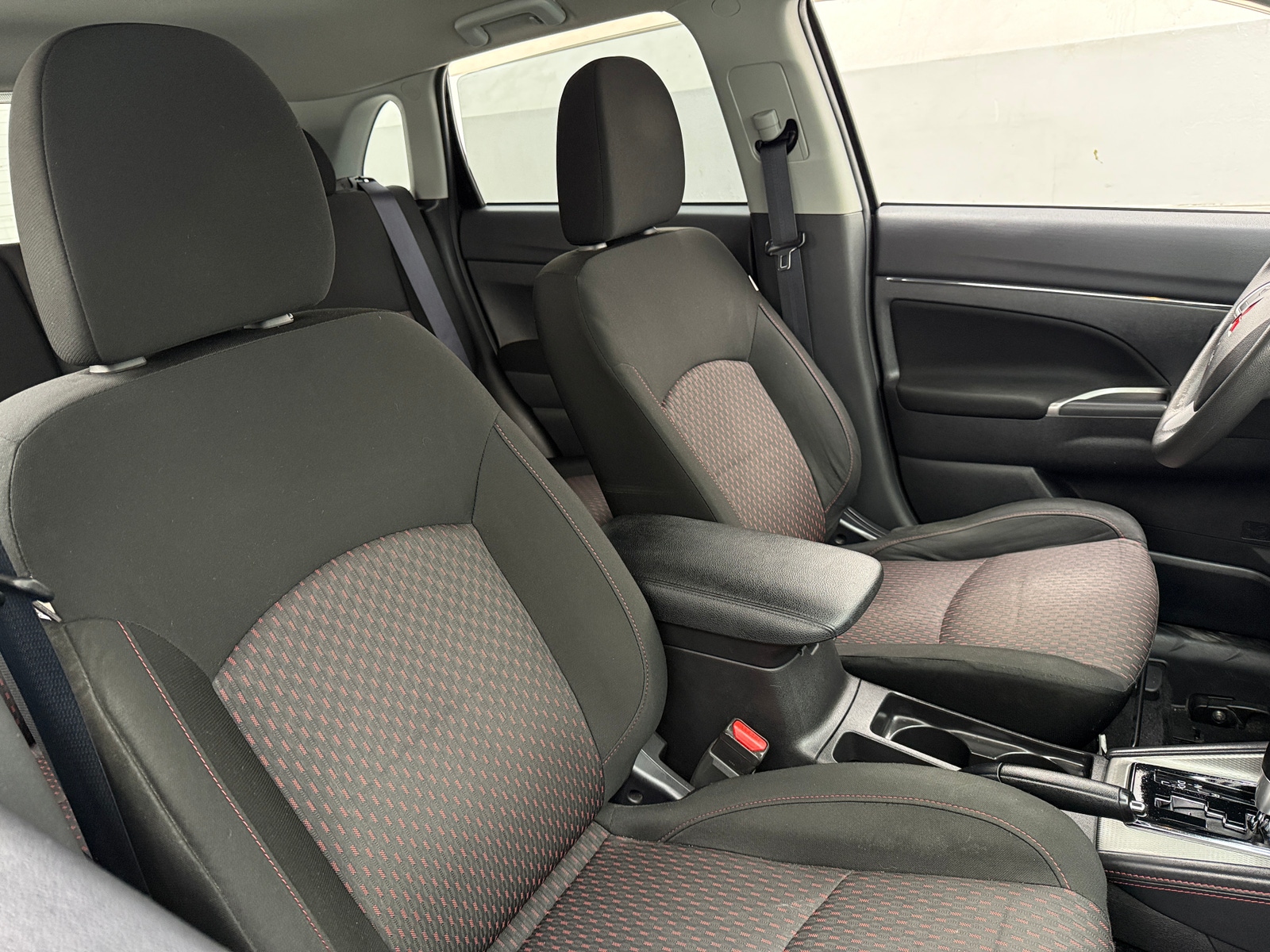 Thumbnail: 2019 Mitsubishi Outlander Sport - 2