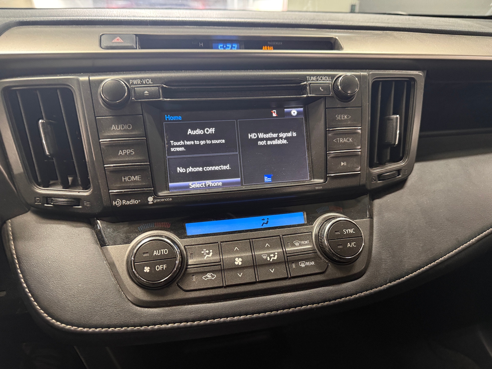 Thumbnail: 2015 Toyota RAV4 - 4