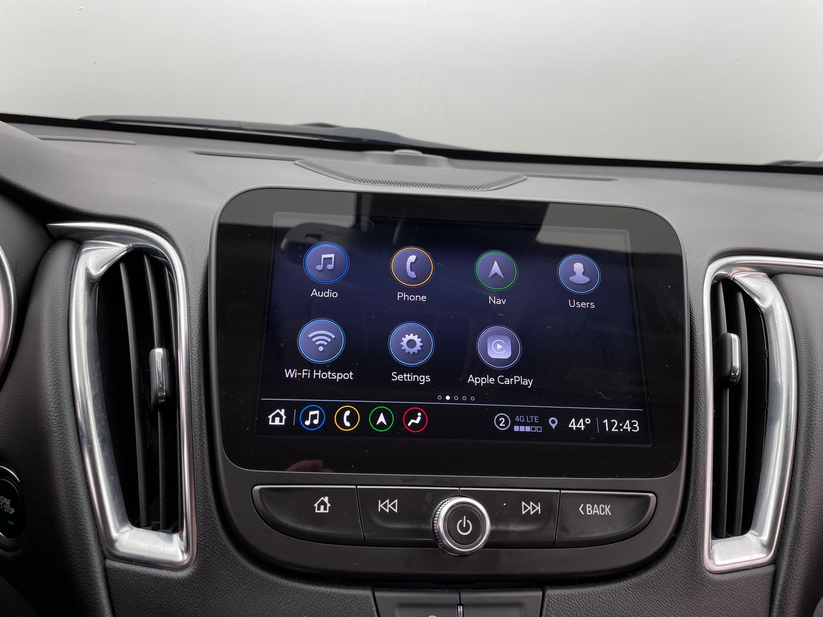 Thumbnail: 2024 Chevrolet Malibu - 3