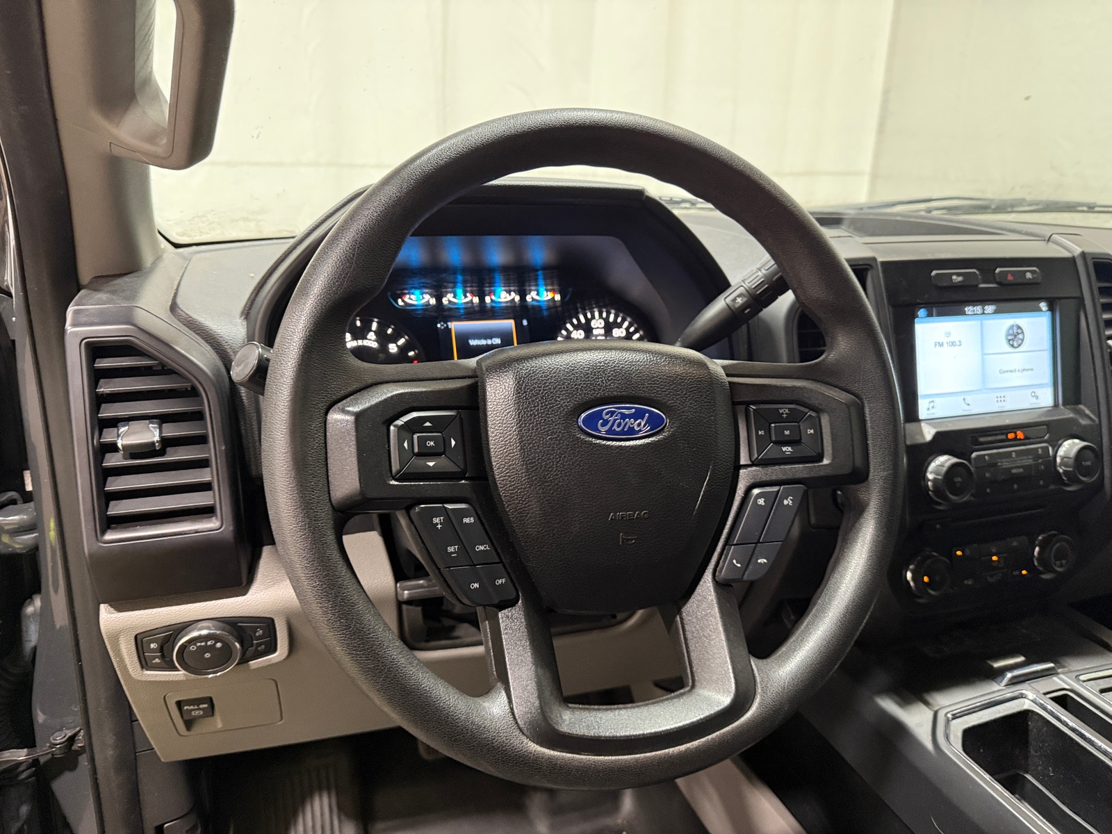 Thumbnail: 2017 Ford Econoline - 5