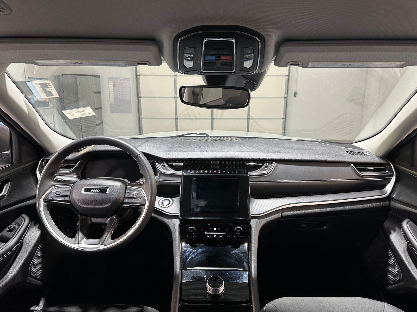 Thumbnail: 2023 Jeep Grand Cherokee - 3