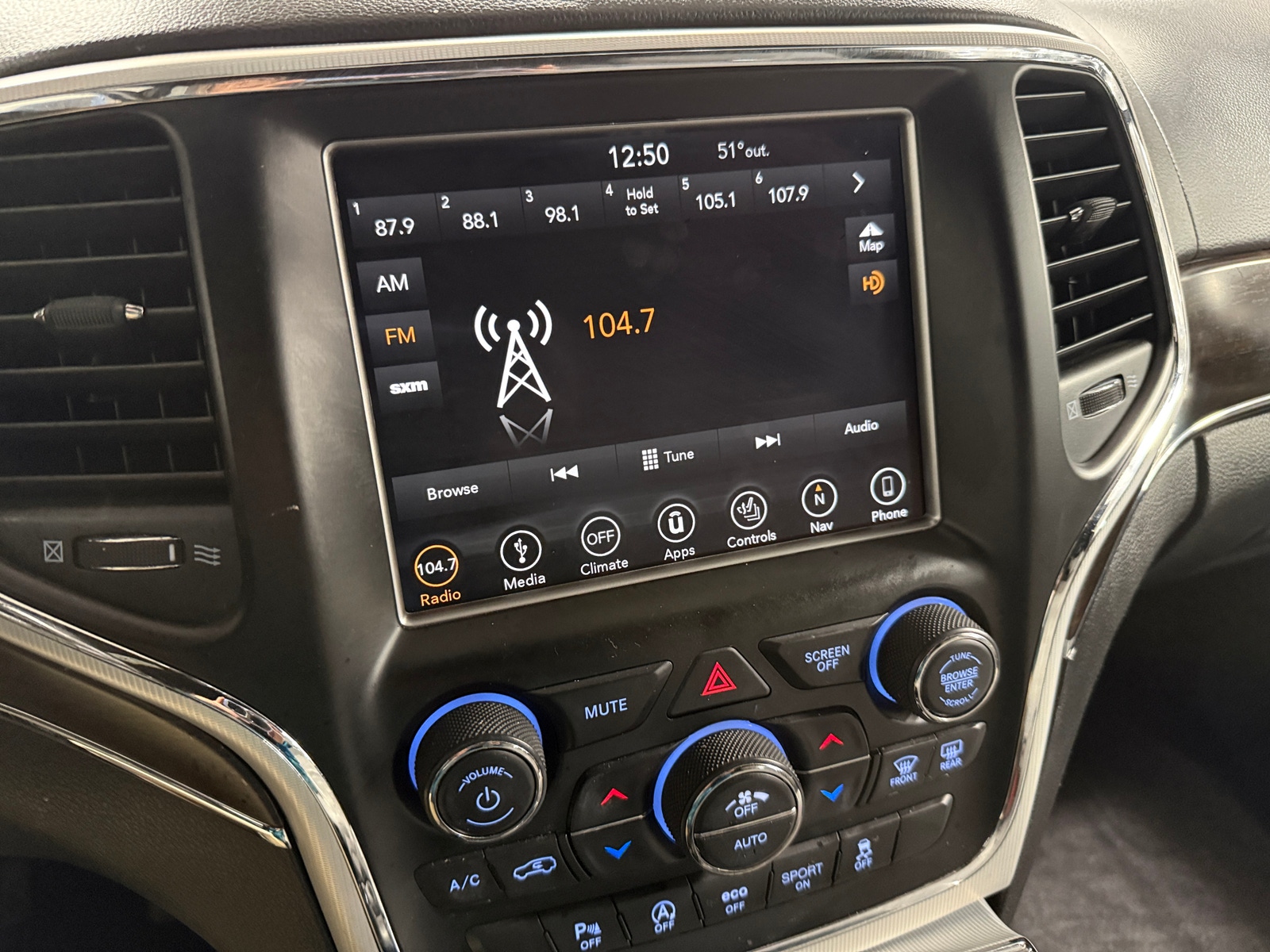 Thumbnail: 2018 Jeep Grand Cherokee - 3