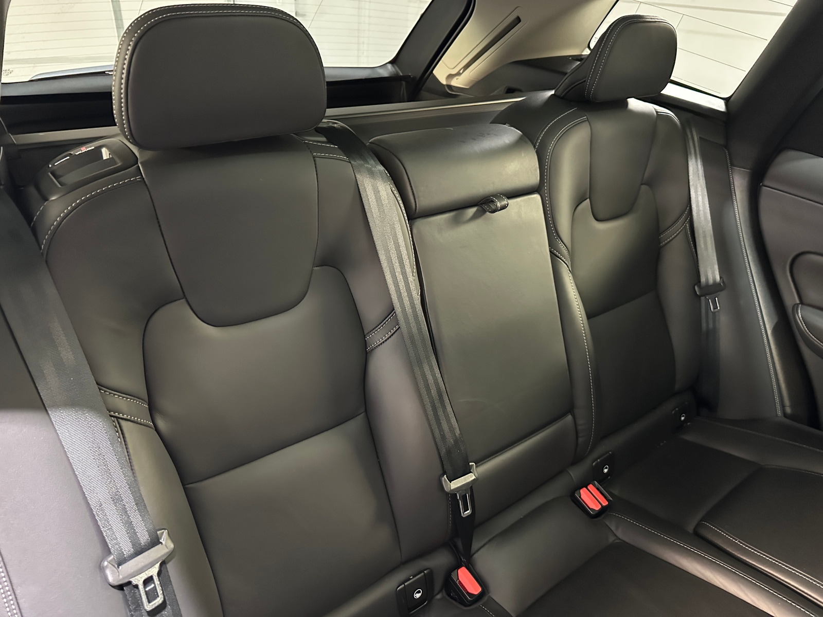 Thumbnail: 2022 Volvo XC60 - 5