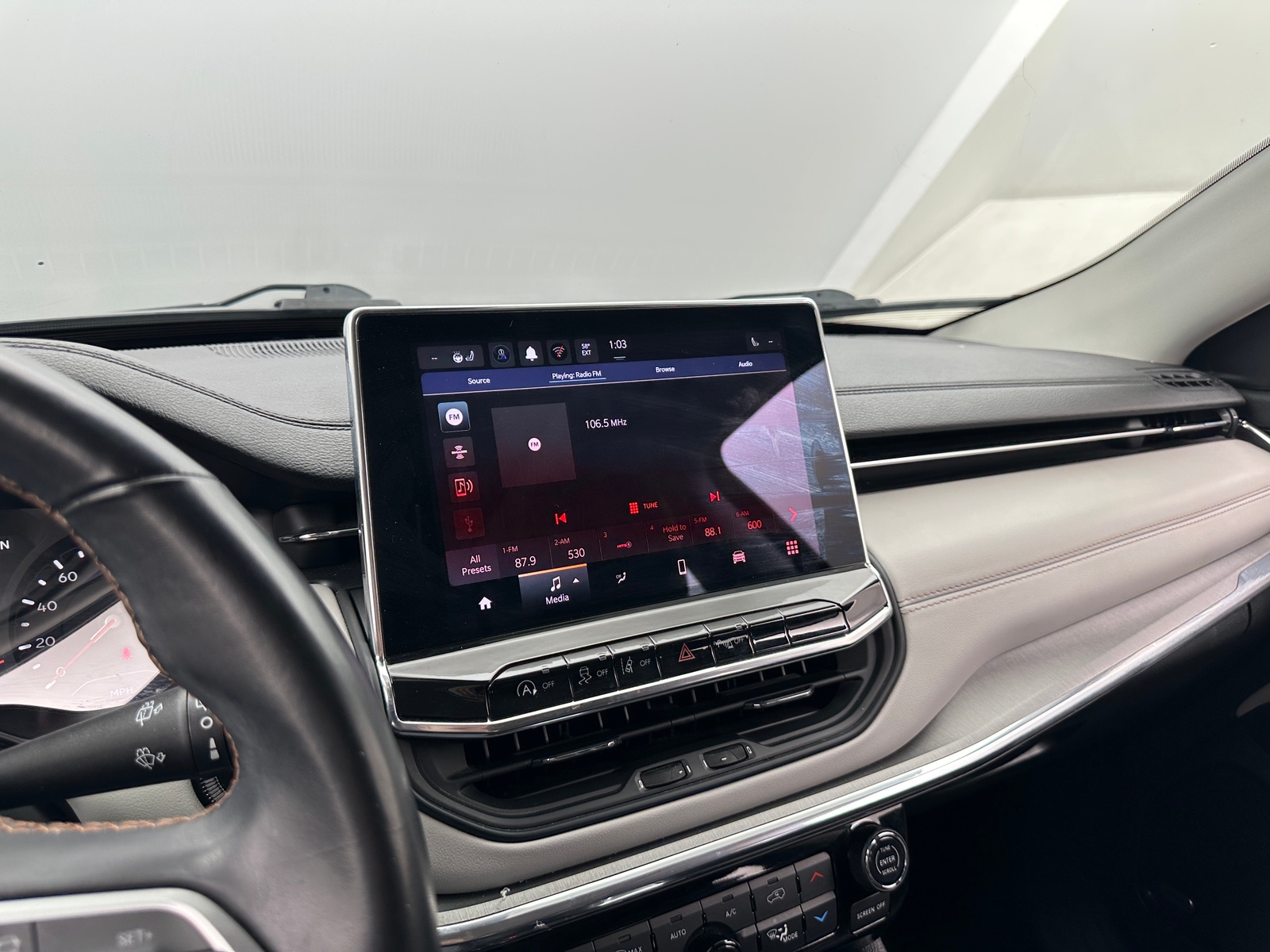 Thumbnail: 2022 Jeep Compass - 3