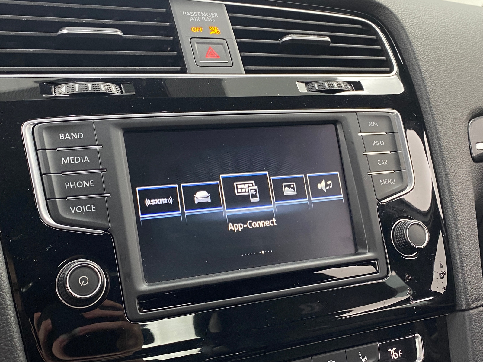 Thumbnail: 2017 Volkswagen Golf - 3