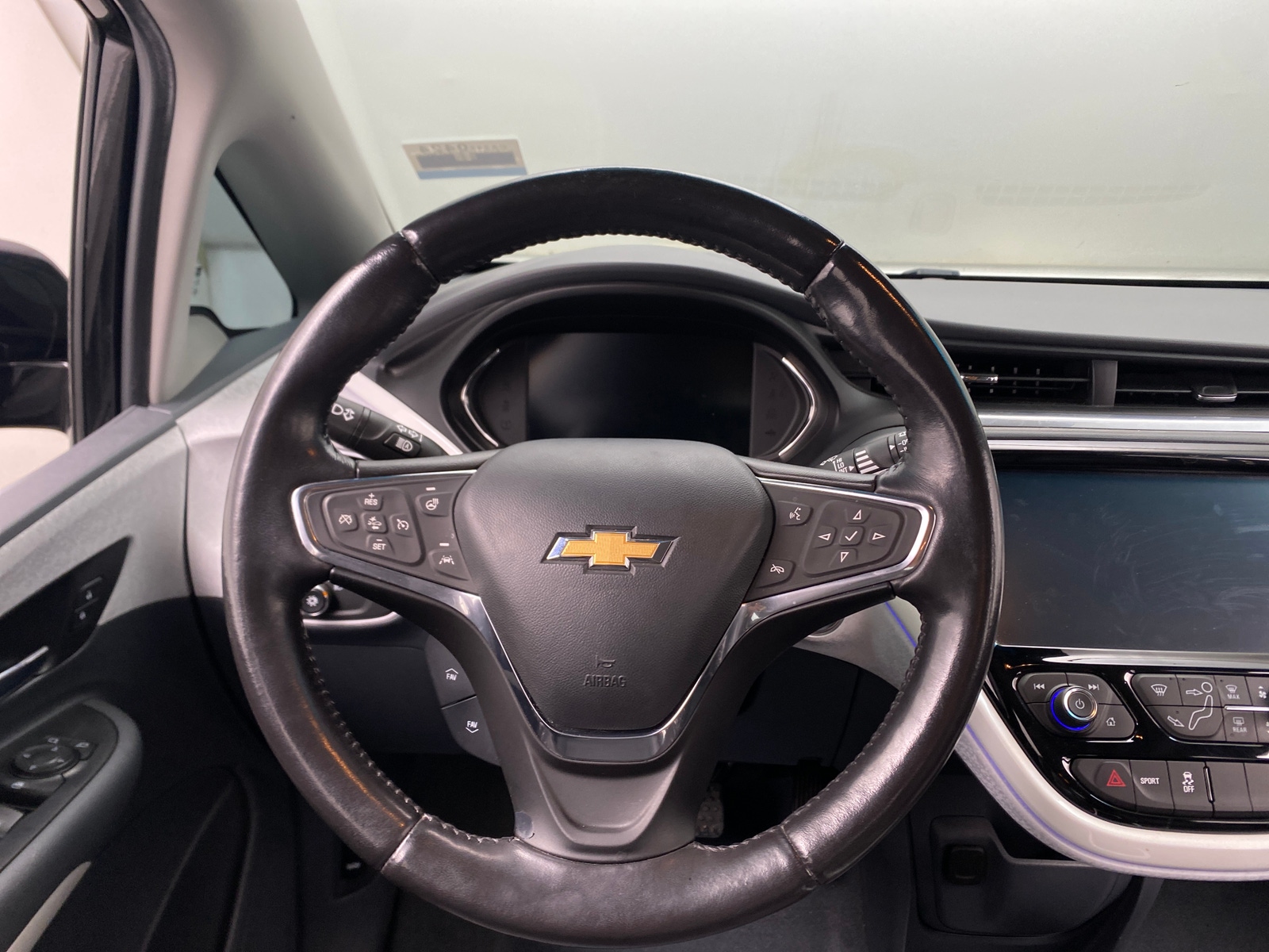 Thumbnail: 2020 Chevrolet Bolt EV - 4