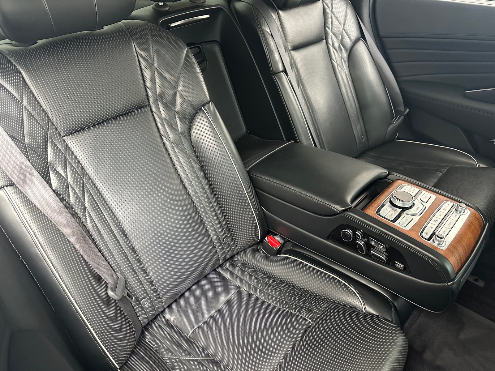 Thumbnail: 2019 Kia K900 - 5