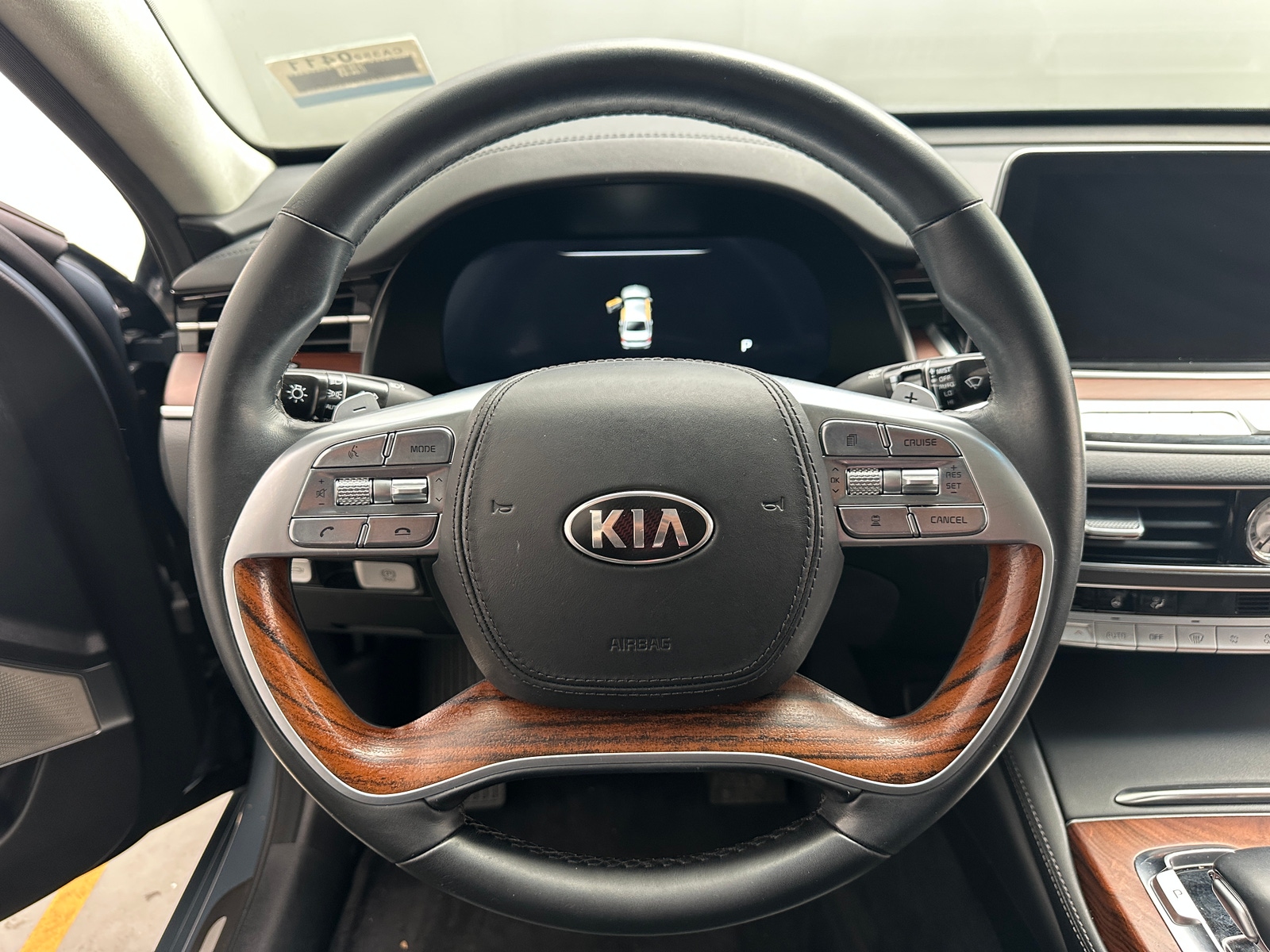 Thumbnail: 2019 Kia K900 - 4