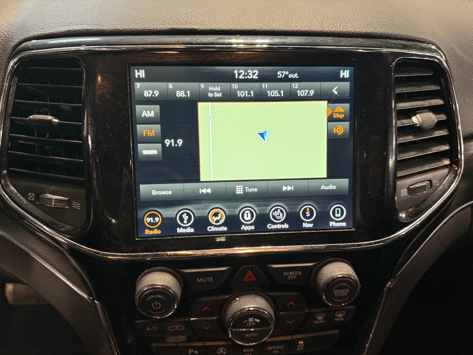 Thumbnail: 2019 Jeep Grand Cherokee - 3