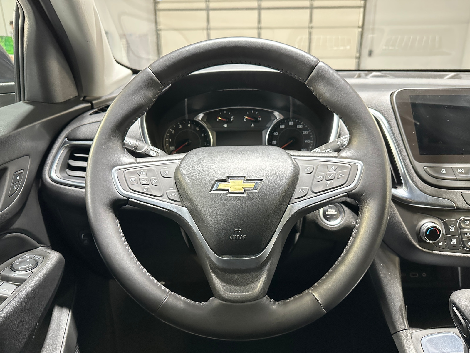 Thumbnail: 2022 Chevrolet Equinox - 5