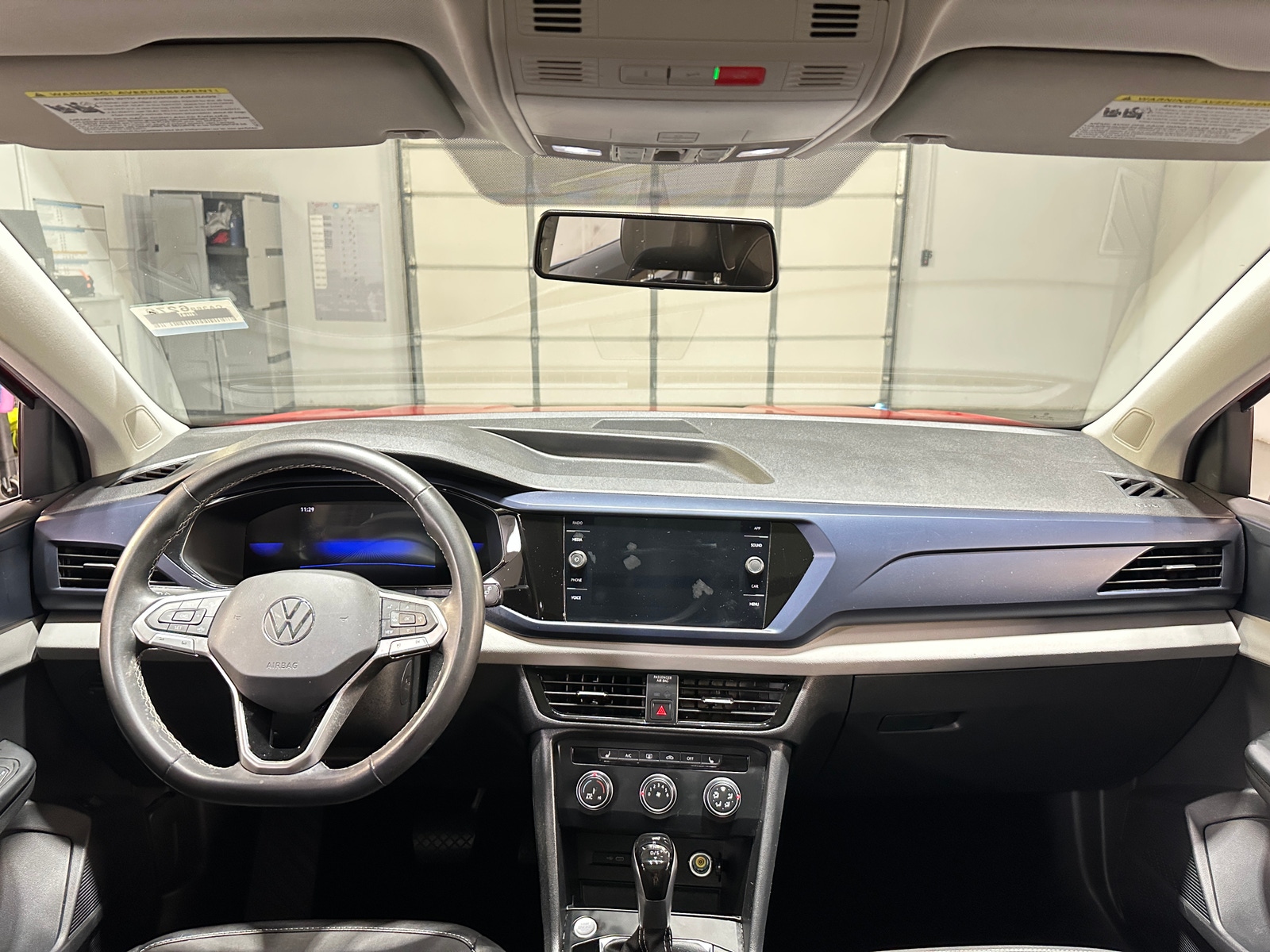 Thumbnail: 2022 Volkswagen Taos - 3