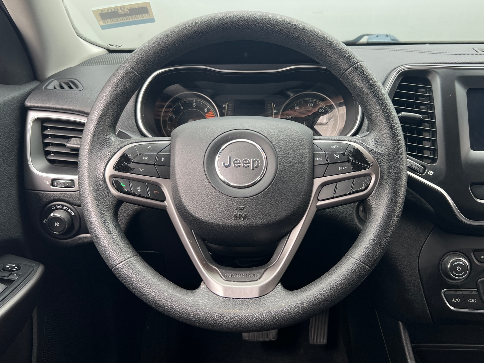 Thumbnail: 2019 Jeep Cherokee - 5