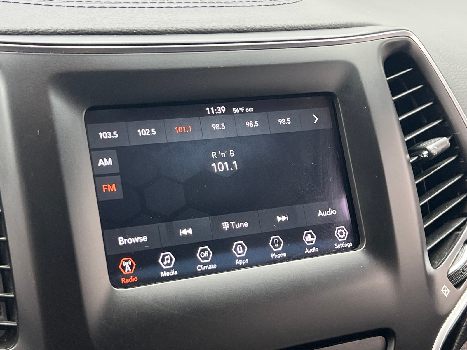 Thumbnail: 2019 Jeep Cherokee - 4