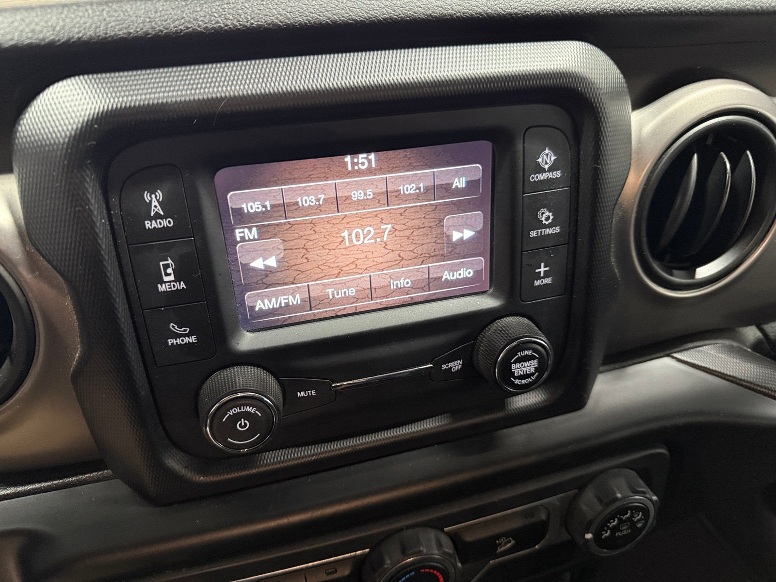 Thumbnail: 2020 Jeep Wrangler - 3