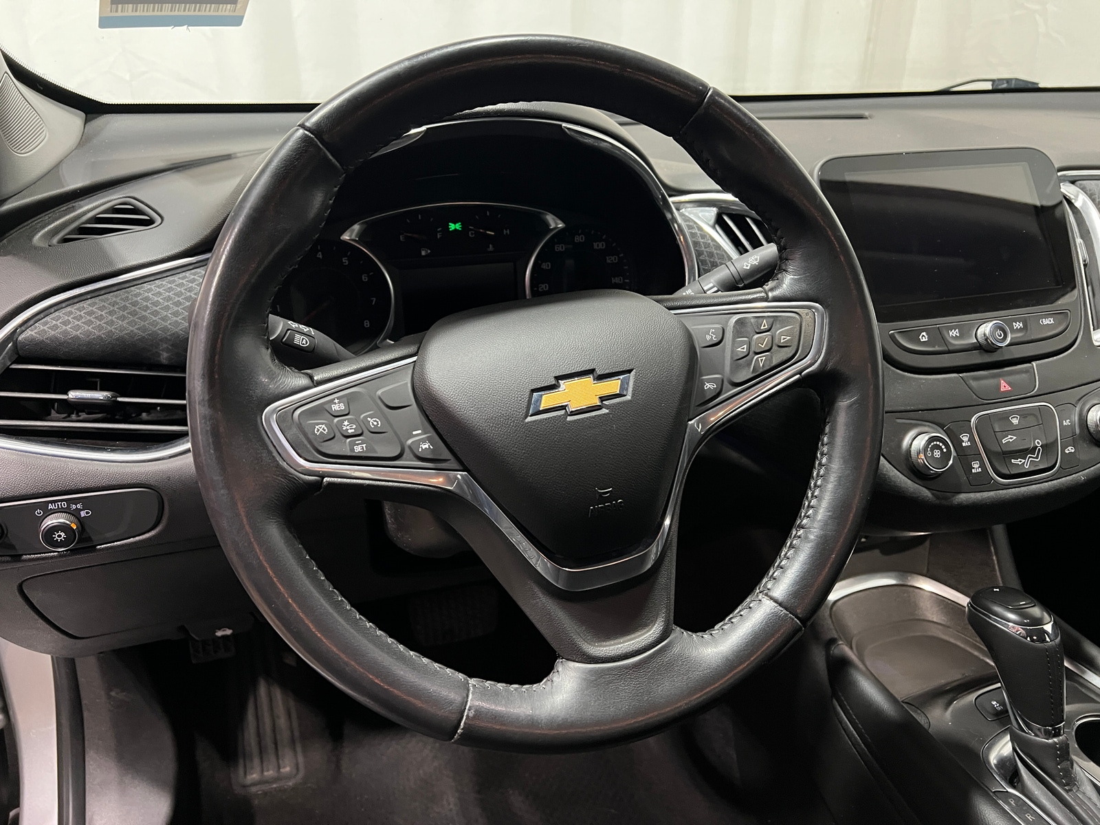 Thumbnail: 2016 Chevrolet Malibu - 5