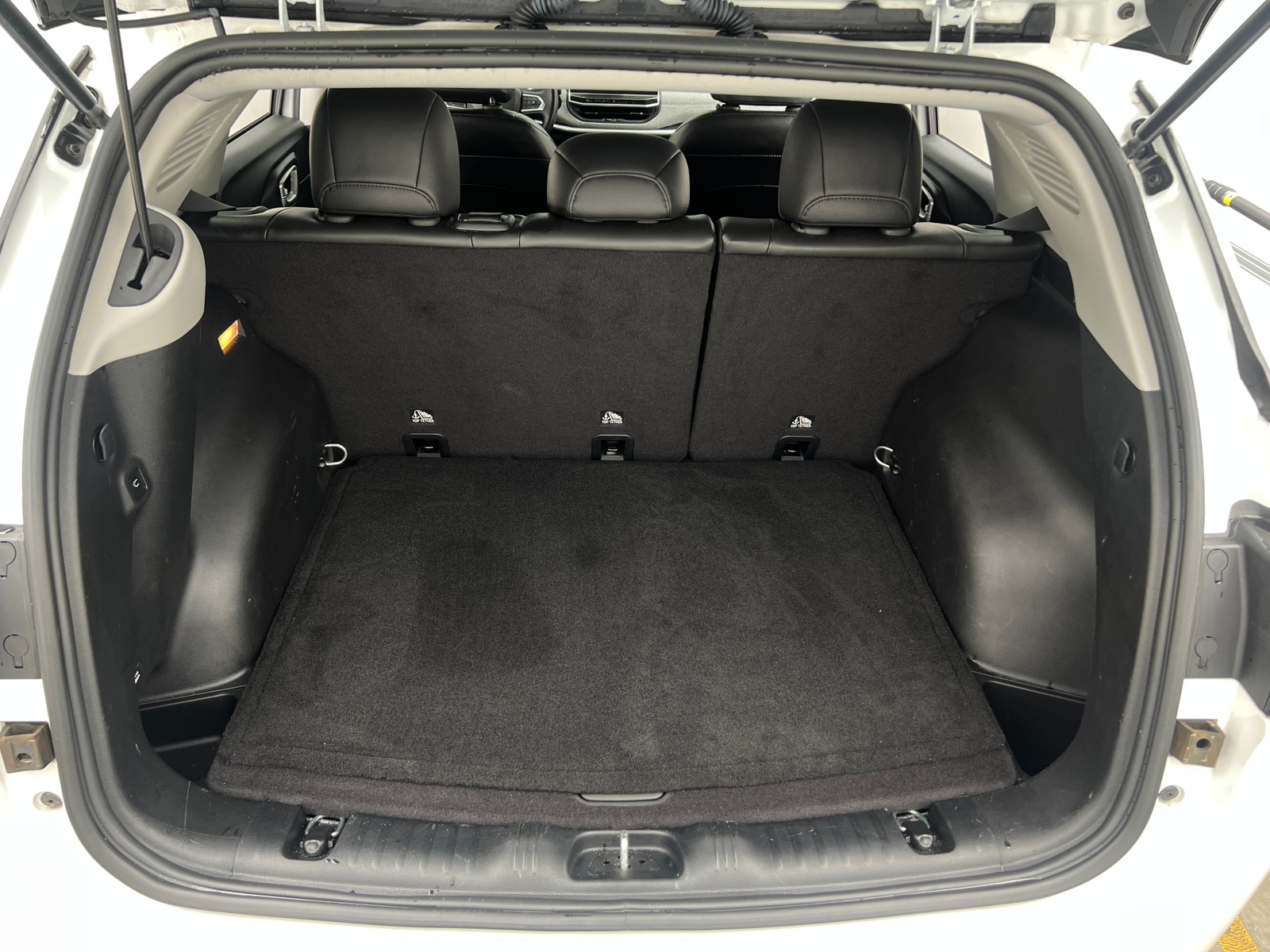 Thumbnail: 2022 Jeep Compass - 7