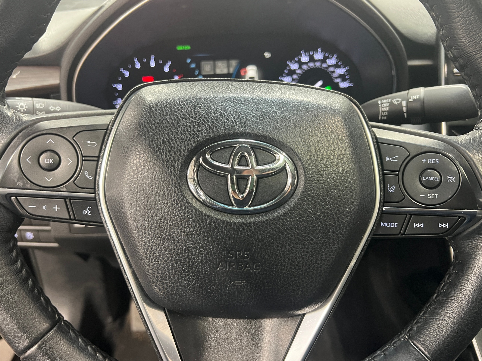 Thumbnail: 2019 Toyota Avalon - 4